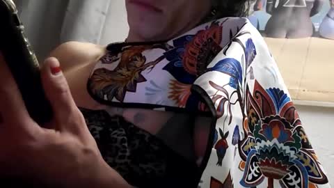 gurlnips online show from 26, 1, 2025