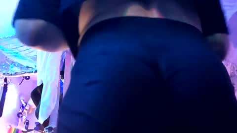 gurlnips online show from 11, 3, 2025