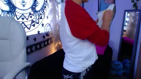 Merilyn  online show from 11, 11, 2025