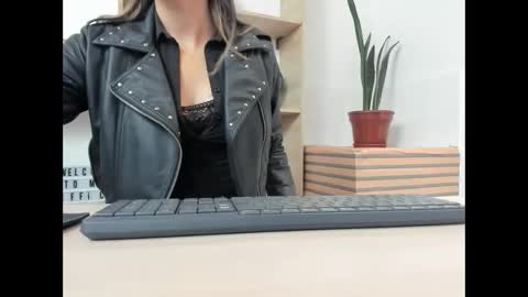 Snapshot of merlinaadams_ chatting on 30, 9, 2025 Merlina online show from 30, 9, 2025