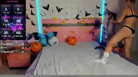 Snapshot of merymidnight chatting on 17, 10, 2025 merymidnight online show from 17, 10, 2025