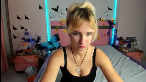 Snapshot of merymidnight chatting on 24, 10, 2025 merymidnight online show from 24, 10, 2025