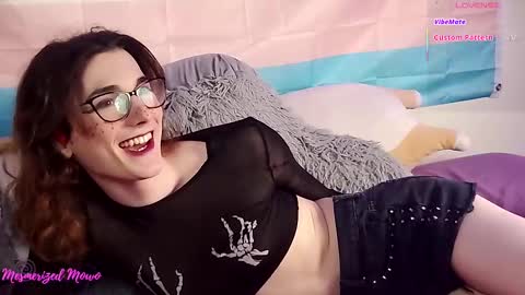 mesmerized_mowo online show from 9, 9, 2025