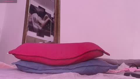 Emi online show from 6, 3, 2025