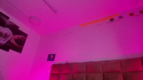 Emi online show from 7, 11, 2025