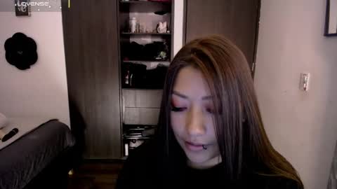 Mia zoe online show from 3, 6, 2026