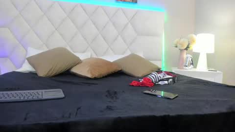 mia__bailey_ online show from 16, 4, 2026