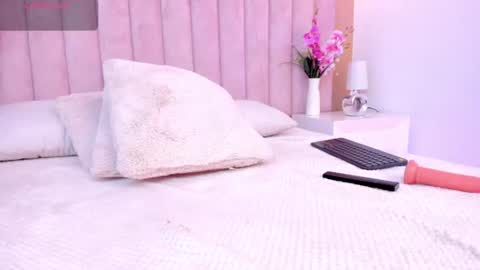 Snapshot of mia__bailey_ chatting on 21, 7, 2026 mia__bailey_ online show from 21, 7, 2026