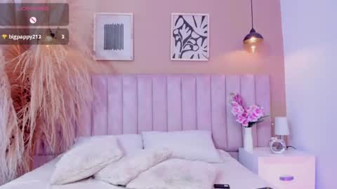 Snapshot of mia__bailey_ chatting on 23, 7, 2026 mia__bailey_ online show from 23, 7, 2026
