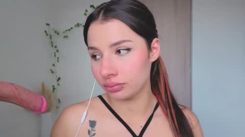 Mia adams  online show from 28, 10, 2025