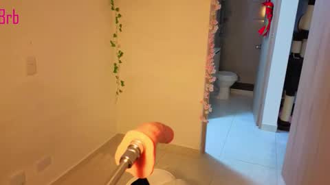 Mia adams  online show from 17, 11, 2025