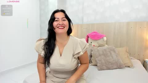 Mia Aristizabal online show from 27, 11, 2025