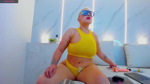 Mia  online show from 3, 1, 2025