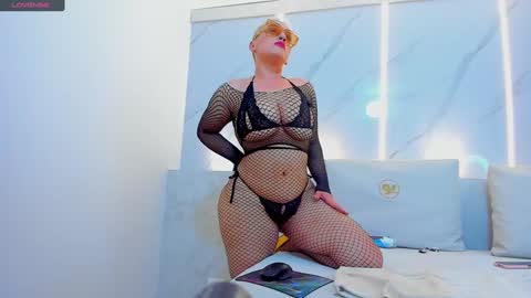 Mia  online show from 7, 1, 2025