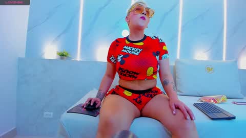 Mia  online show from 14, 1, 2025