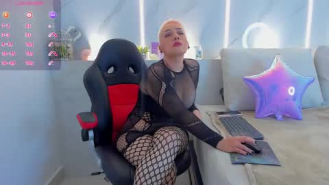 Mia  online show from 6, 3, 2025