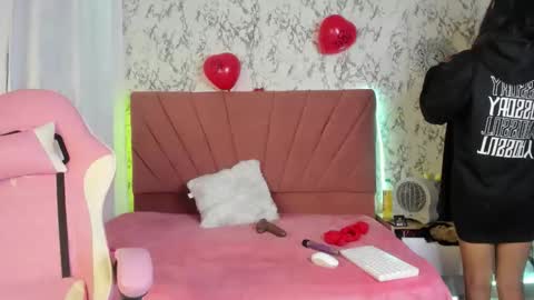 follow me MIA  online show from 8, 6, 2026