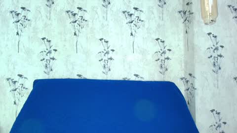 Mia  online show from 4, 2, 2025