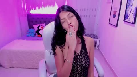 Mia online show from 28, 11, 2025