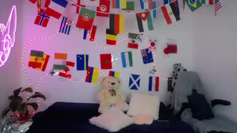 mia_cute_girl online show from 23, 6, 2026
