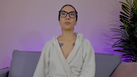 Sarah Luna online show from 19, 5, 2026