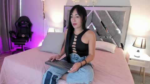 Snapshot of mia_davis__ chatting on 27, 5, 2026 mia_davis__ online show from 27, 5, 2026