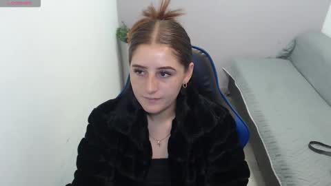 Snapshot of mia_diaz1 chatting on 18, 10, 2025 Mia online show from 18, 10, 2025