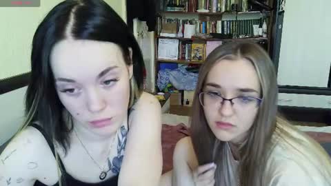 Snapshot of mia_ellis_ chatting on 2, 7, 2026 Mia and Jenny online show from 2, 7, 2026
