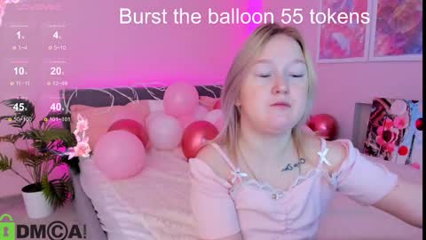 Mia online show from 4, 10, 2025