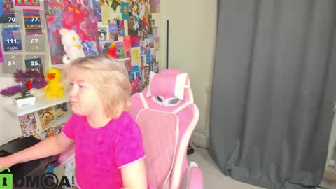 Snapshot of mia_ferd chatting on 4, 5, 2026 Mia online show from 4, 5, 2026