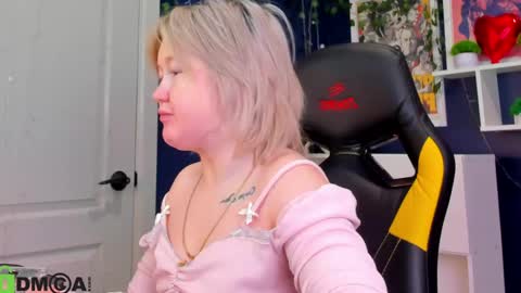 Snapshot of mia_ferd chatting on 13, 5, 2026 Mia online show from 13, 5, 2026