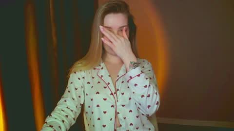 Snapshot of mia_fleur_ chatting on 26, 12, 2024 Mia online show from 26, 12, 2024