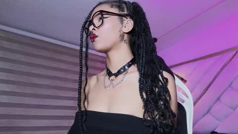 Mia online show from 10, 3, 2026