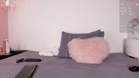  I am Mia  online show from 31, 3, 2026