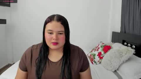 Mia  hot online show from 29, 4, 2026