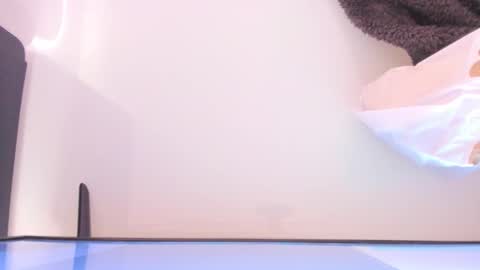    online show from 21, 10, 2025