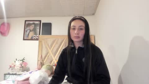 mia kaneee online show from 5, 10, 2025