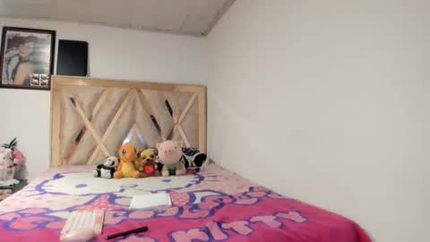 mia kaneee online show from 10, 11, 2025