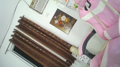 Your Pretty Petite Mia  online show from 8, 2, 2026