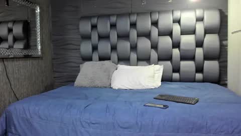 MIA KLEIM online show from 6, 12, 2024