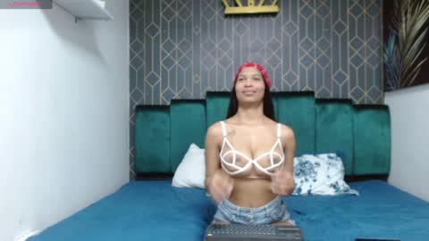 MIA KLEIM online show from 13, 12, 2024