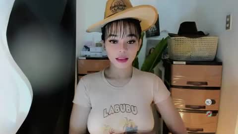 M I A online show from 18, 7, 2026