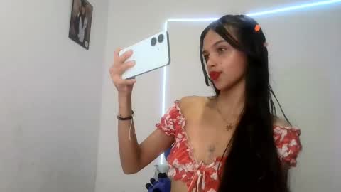 Snapshot of mia_lucy_21 chatting on 4, 11, 2025 mia lucy 21 online show from 4, 11, 2025
