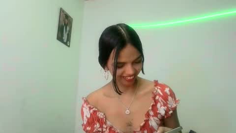 Snapshot of mia_lucy_21 chatting on 12, 11, 2025 mia lucy 21 online show from 12, 11, 2025