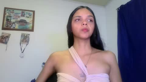 Snapshot of mia_lucy_21 chatting on 14, 12, 2025 mia lucy 21 online show from 14, 12, 2025