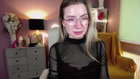 Mia online show from 8, 2, 2025