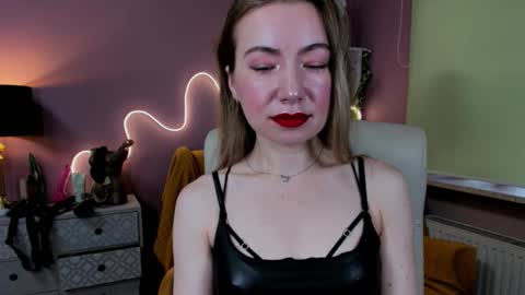 Mia online show from 25, 9, 2025