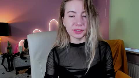 Mia online show from 26, 9, 2025