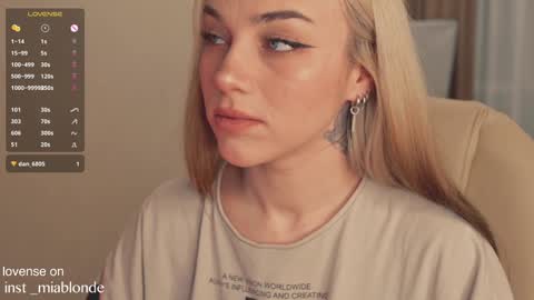 mia_milagros online show from 12, 1, 2025