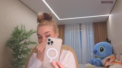 mia_milagros online show from 14, 2, 2025